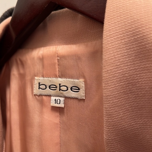Bebe light peach 90s suit jacket. - Picture 4 of 7